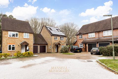 5 bedroom link detached house for sale, Field Walk, Horley RH6