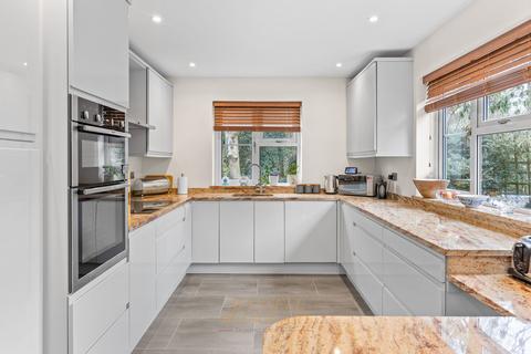 5 bedroom link detached house for sale, Field Walk, Horley RH6