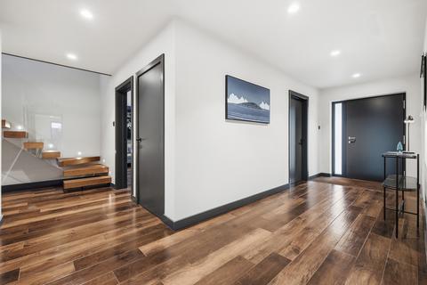 5 bedroom detached house for sale, Heronway, Brentwood, CM13