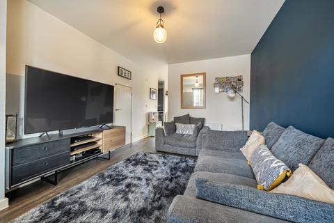 2 bedroom semi-detached house for sale, Banbury,  Oxfordshire,  OX16