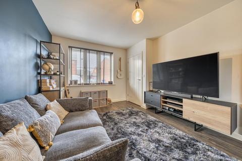 2 bedroom semi-detached house for sale, Banbury,  Oxfordshire,  OX16