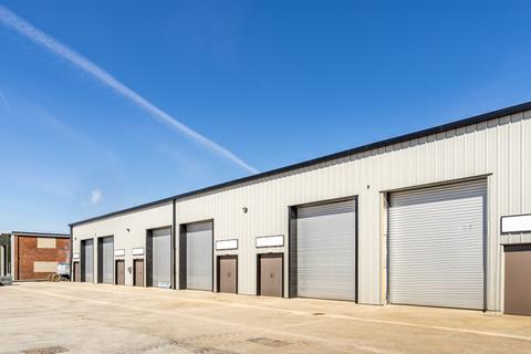Industrial unit to rent - Grantham Road, Waddington LN5