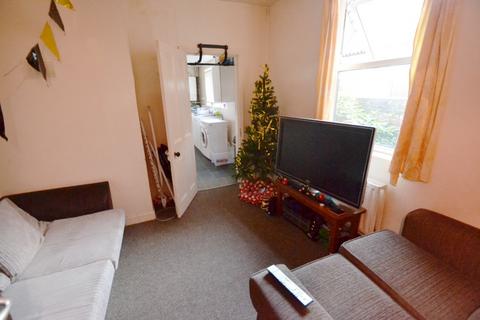 4 bedroom detached house to rent, (4BED) Kimbolton Avenue, Nottingham NG7