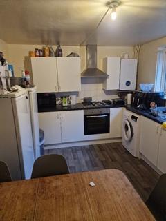 4 bedroom detached house to rent, (4BED) Kimbolton Avenue, Nottingham NG7