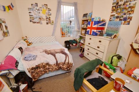 4 bedroom detached house to rent, (4BED) Kimbolton Avenue, Nottingham NG7