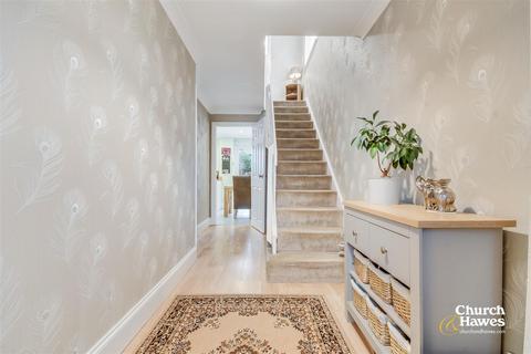 3 bedroom semi-detached house for sale, Fernlea Road, Burnham-On-Crouch