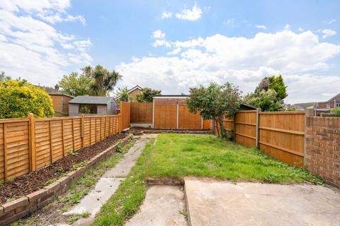 3 bedroom terraced house to rent, Jubilee Terrace, Caister-On-Sea, NR30