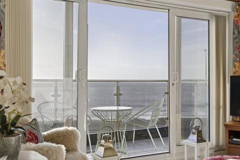 2 bedroom flat for sale, The Martlets, Rustington, Littlehampton, West Sussex, BN16