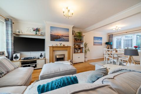 3 bedroom semi-detached house for sale, Chelmsford Drive, Grantham, Lincolnshire, NG31