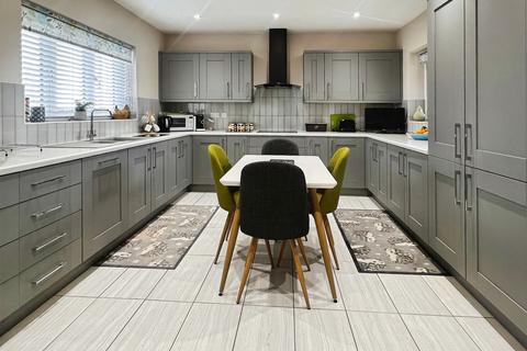 3 bedroom bungalow for sale, Austendyke Road, Weston Hills, Spalding