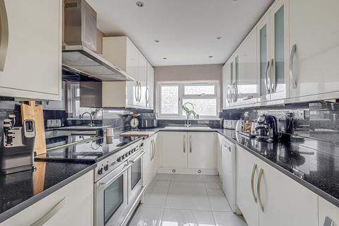 4 bedroom semi-detached house for sale, Snakes Lane, Southend-on-sea, SS2