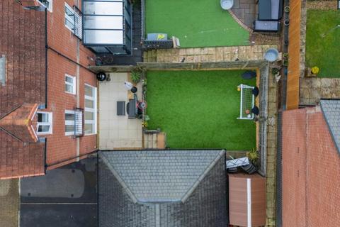 4 bedroom end of terrace house for sale, Meadow Close, Newport NP20