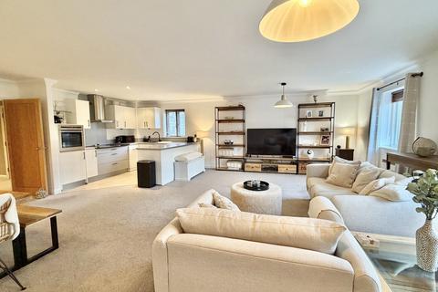 2 bedroom apartment for sale, Poole BH15