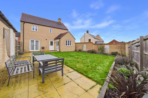 3 bedroom detached house for sale, Hexham Street, Towcester, NN12
