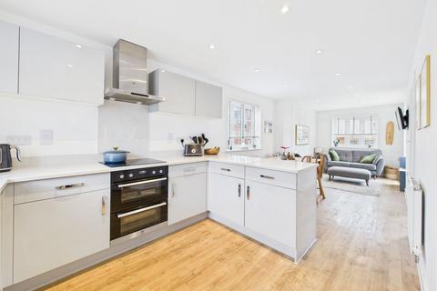 3 bedroom detached house for sale, Hexham Street, Towcester, NN12