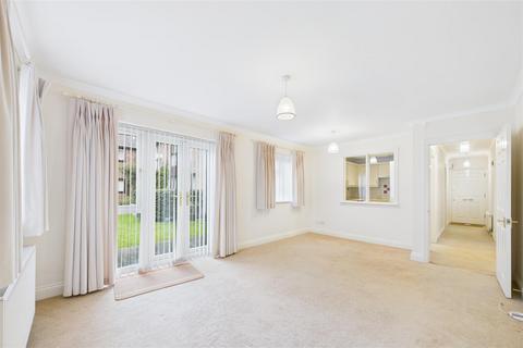 2 bedroom apartment for sale, Tudor Close, Chichester