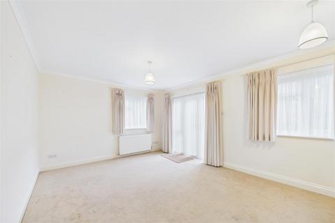 2 bedroom apartment for sale, Tudor Close, Chichester