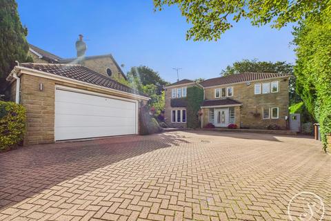 5 bedroom detached house for sale, Fern Chase, Leeds