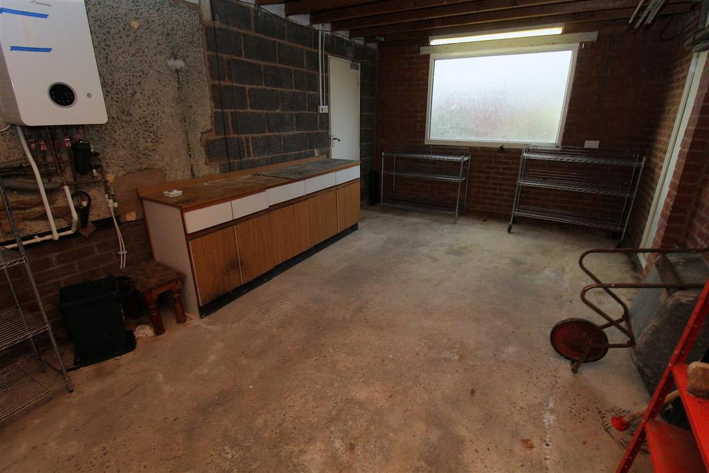 Garage1.JPG