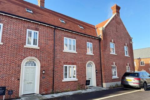 4 bedroom terraced house to rent, Wimborne