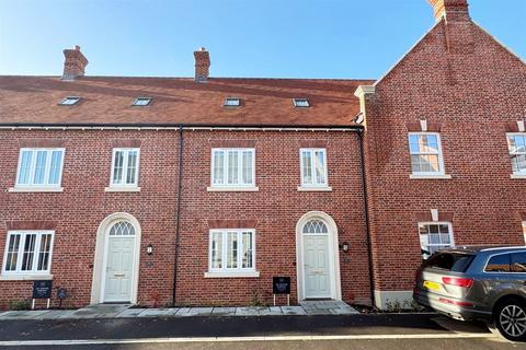 4 bedroom terraced house to rent, Wimborne