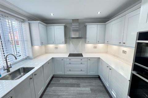4 bedroom terraced house to rent, Wimborne