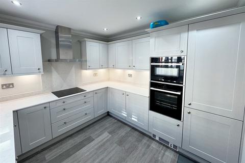 4 bedroom terraced house to rent, Wimborne