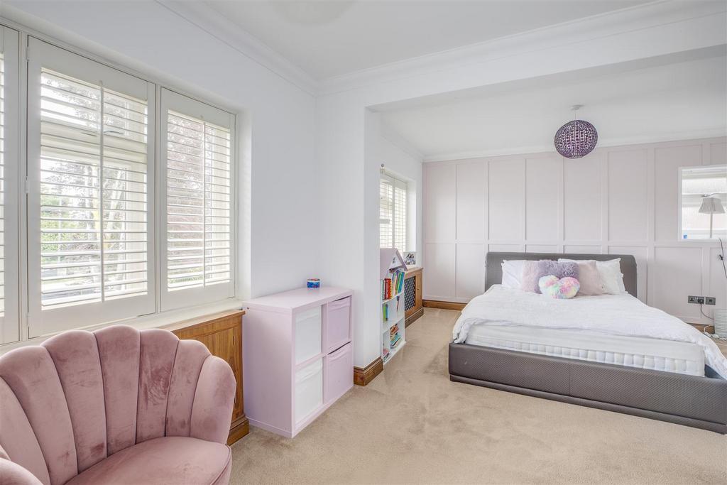 27 Marlow Road, HP11 1 TA-3.jpg