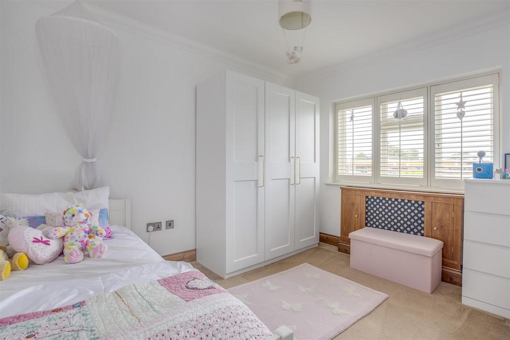 27 Marlow Road, HP11 1 TA-5.jpg