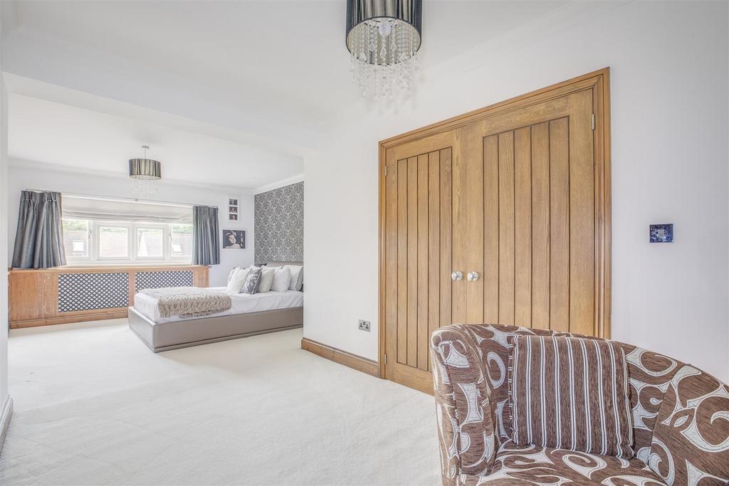 27 Marlow Road, HP11 1 TA-6.jpg