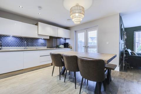 4 bedroom detached house for sale, West Wood View, Apperley Bridge, Bradford, West Yorkshire, BD10