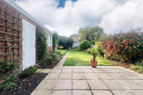 3 bedroom semi-detached house to rent, Barnes Hall Road, Burncross, Sheffield, S35 1RF