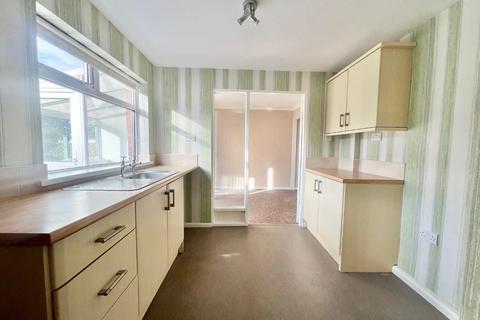 3 bedroom semi-detached house to rent, Barnes Hall Road, Burncross, Sheffield, S35 1RF