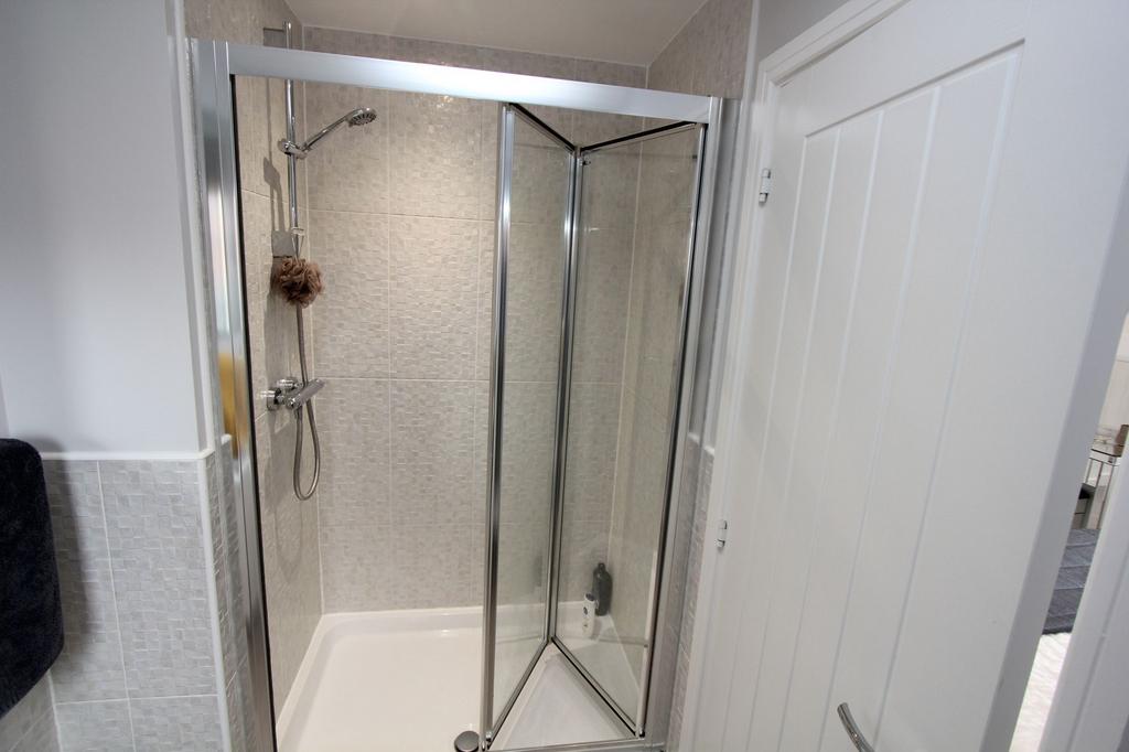 En-Suite Shower
