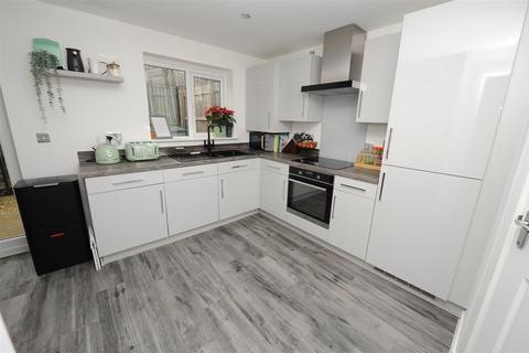 4 bedroom semi-detached house for sale, Cote Road, Cote Farm, Thackley, Bradford
