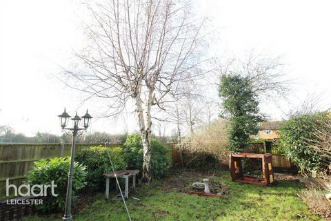 3 bedroom semi-detached house to rent, Mawby Close, Leicester