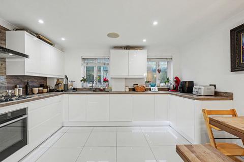 4 bedroom terraced house for sale, Applecross Close, Rochester ME1