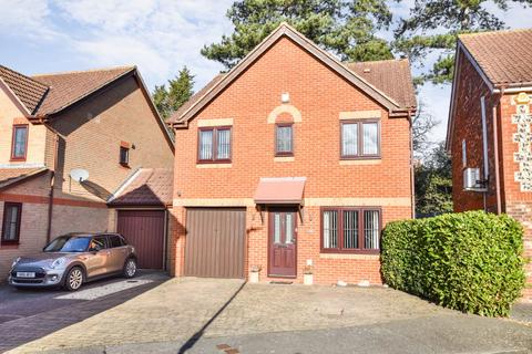 4 bedroom detached house for sale, Gill Close, Heybridge, Maldon