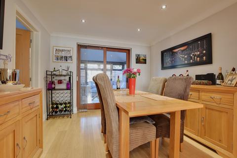 4 bedroom detached house for sale, Gill Close, Heybridge, Maldon