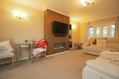 3 bedroom semi-detached house for sale, Kings Drive, Wrose, Bradford, BD2