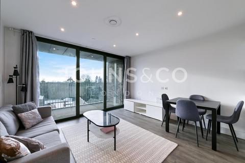 1 bedroom apartment to rent, London Square, Staines, Surrey, TW18