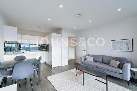 1 bedroom apartment to rent, London Square, Staines, Surrey, TW18