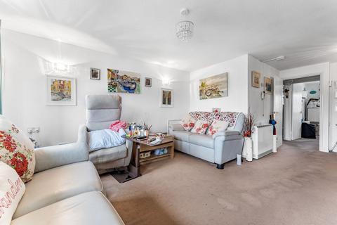 1 bedroom retirement property for sale, Berryscroft Road, Staines-upon-Thames, TW18
