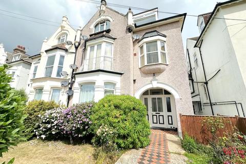 2 bedroom apartment to rent, Woodville Road, Bexhill-On-Sea, TN39