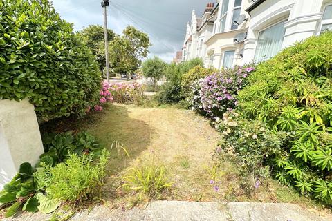 2 bedroom apartment to rent, Woodville Road, Bexhill-On-Sea, TN39