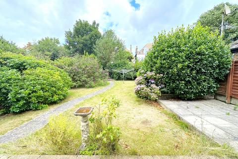 2 bedroom apartment to rent, Woodville Road, Bexhill-On-Sea, TN39