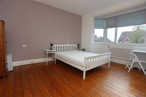 Studio to rent, Dyke Road, Brighton