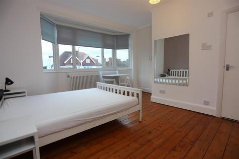 Studio to rent, Dyke Road, Brighton