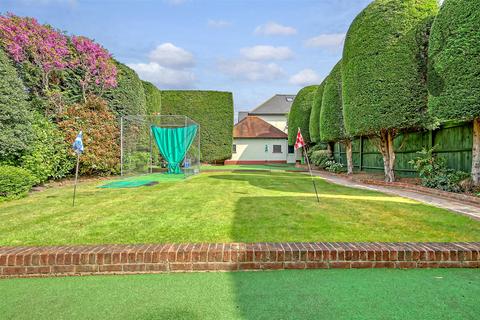4 bedroom detached house for sale, Courtland Drive, Chigwell