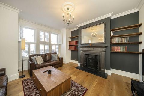 3 bedroom maisonette for sale, Yukon Road, London SW12
